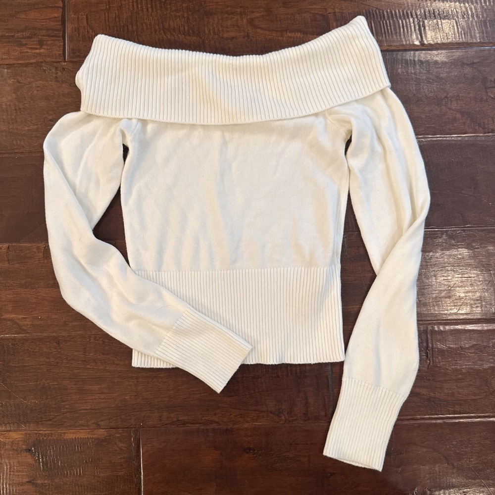 Hollister Ribbed Knit Off the Shoulder Long Sleeve Pullover Sweater Cream Small